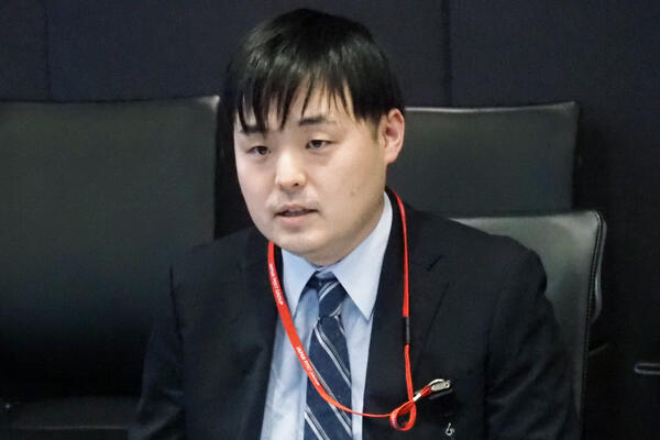 日本郵政グループ 社員1